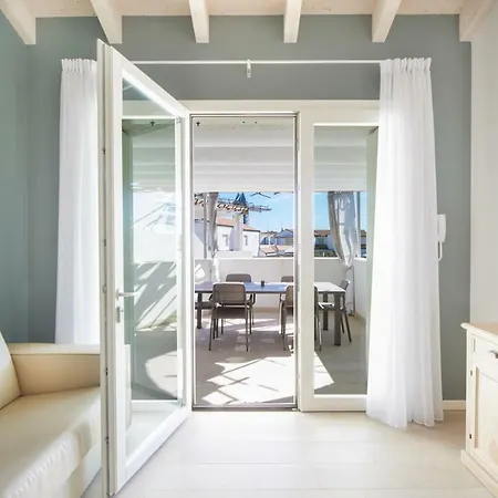 Les Maisons Apartment *