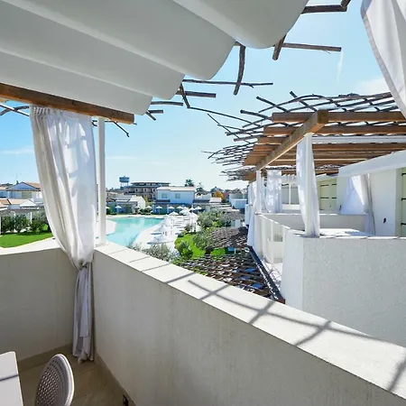 Les Maisons Apartment