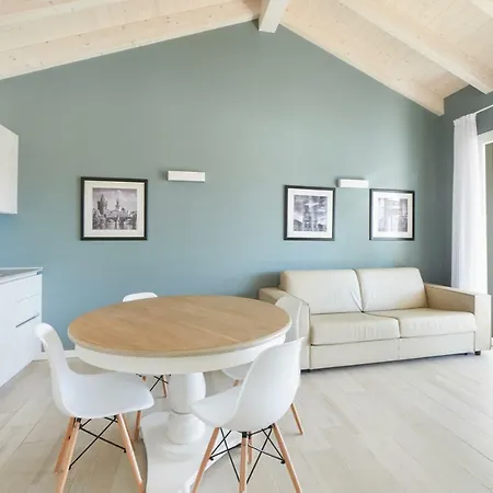 Les Maisons Apartment