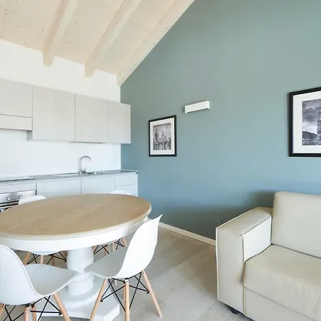 Les Maisons Apartment *