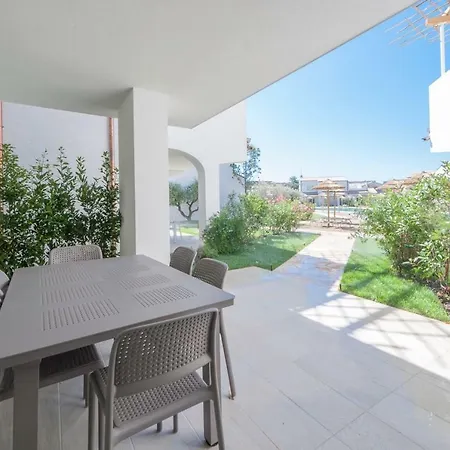 Les Maisons Apartment *